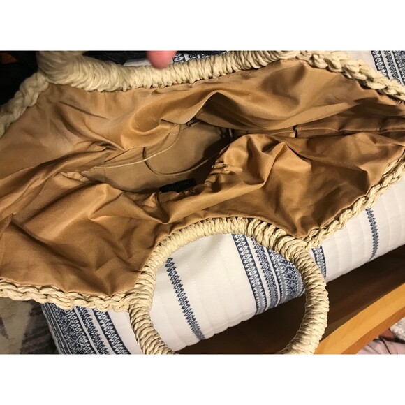 Nollia Woven Straw Handbag Purse - Picture 3 of 5